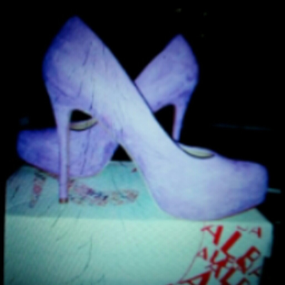 Alba Heels - Picture 3 of 3